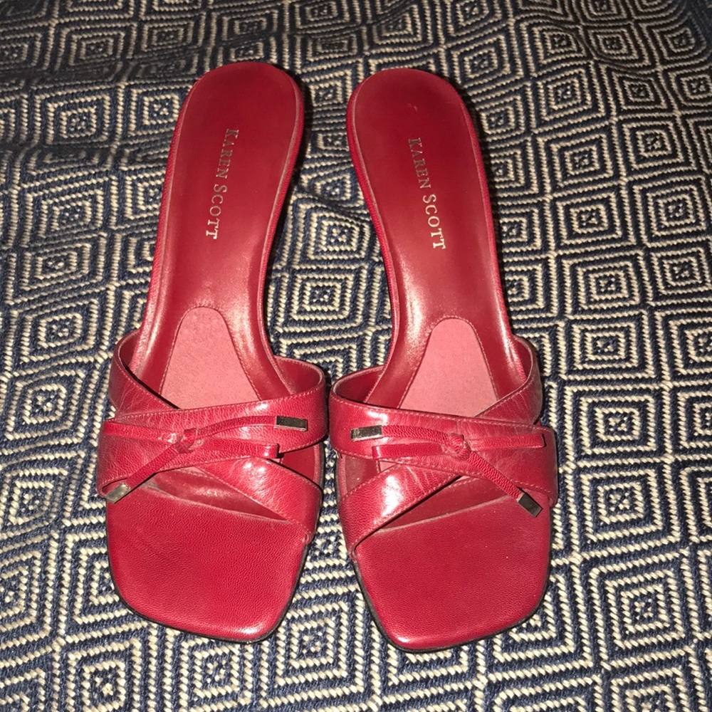 Karen Scott red low heel size 6